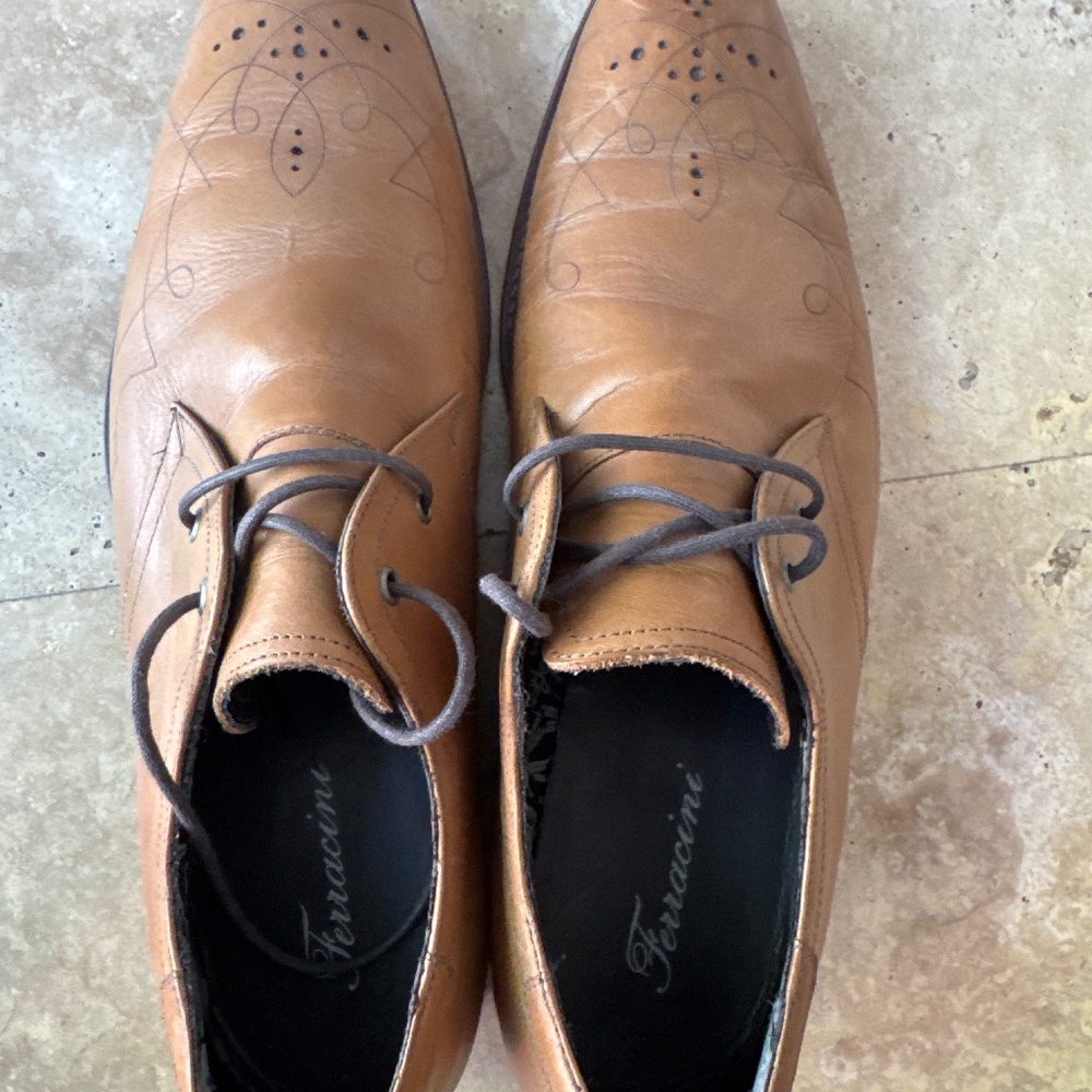 Dress shoes